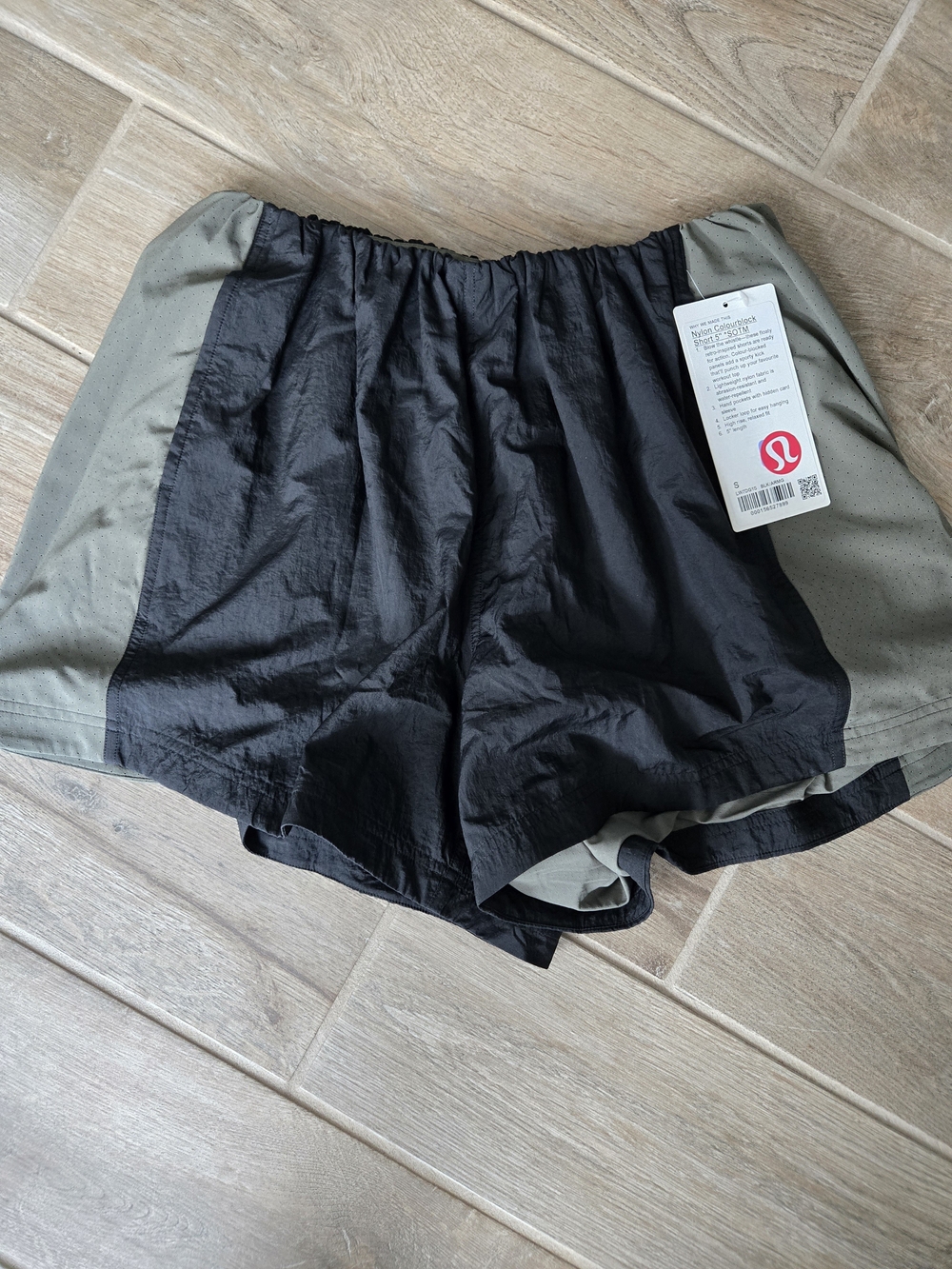 lululemon athletica Two-Tone Black and Olive Athletic Shorts